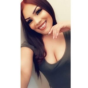 Meet your Posher, Ebony